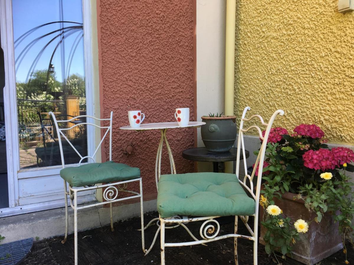 En Bord De Seine Bed & Breakfast Vetheuil Bagian luar foto