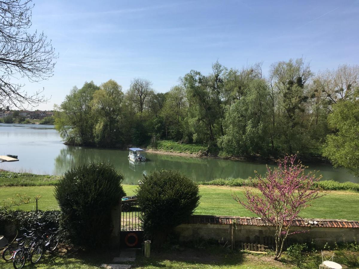 En Bord De Seine Bed & Breakfast Vetheuil Bagian luar foto