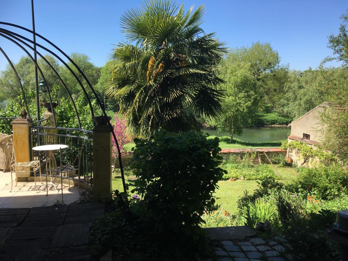 En Bord De Seine Bed & Breakfast Vetheuil Bagian luar foto