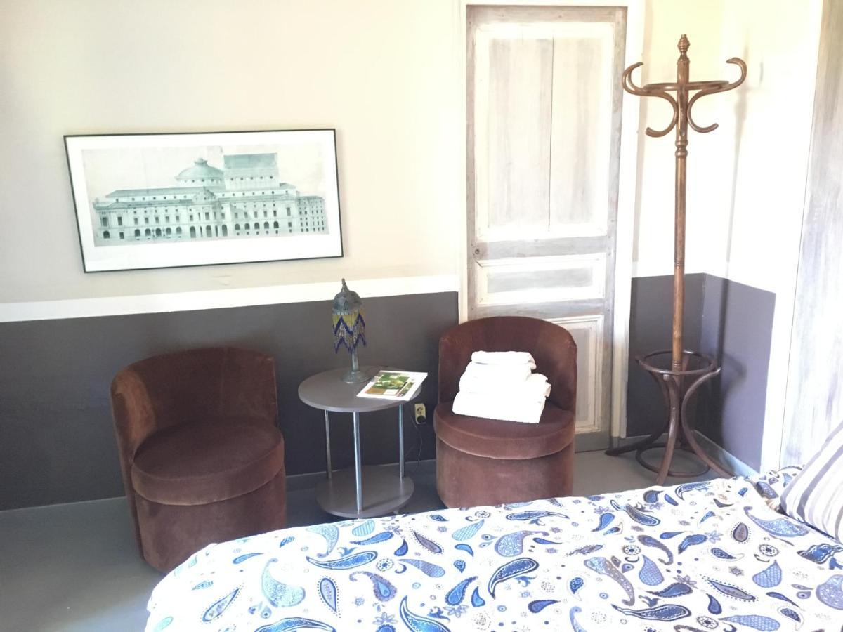 En Bord De Seine Bed & Breakfast Vetheuil Bagian luar foto