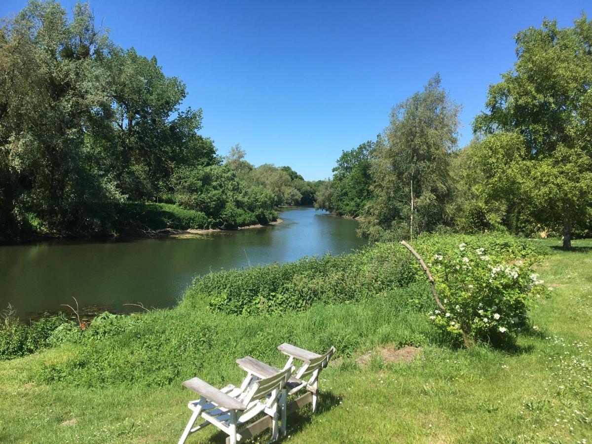 En Bord De Seine Bed & Breakfast Vetheuil Bagian luar foto