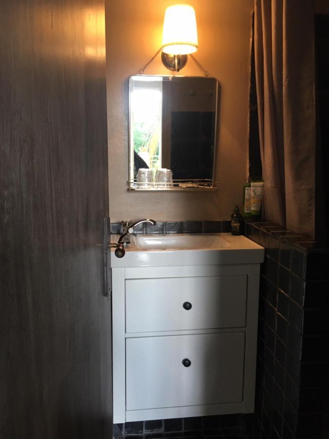 En Bord De Seine Bed & Breakfast Vetheuil Bagian luar foto